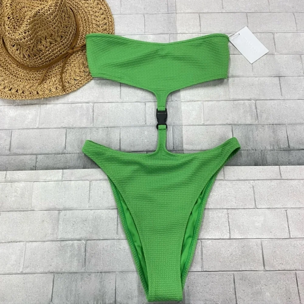 [NEW] TWIIN Vice Buckle One-piece - Picture 10 of 13